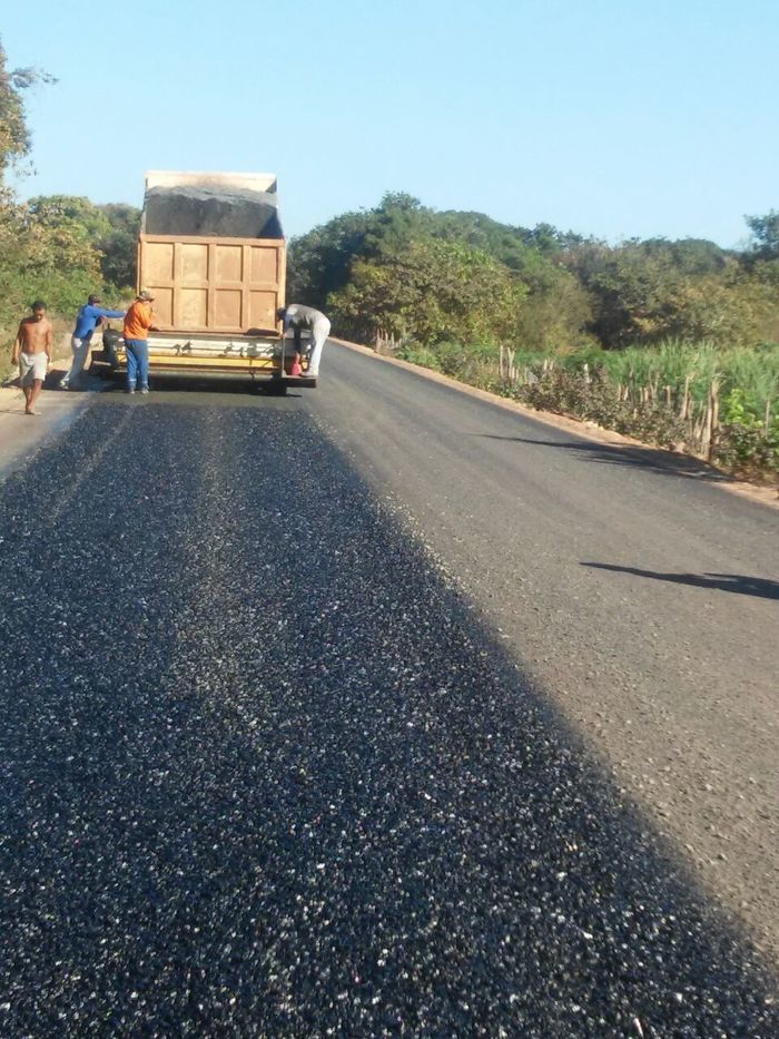Prefeito Zé Resende visita obras de asfaltamento da PI-331 - Imagem 1