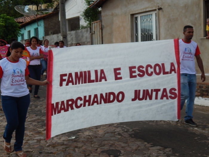 Veja mais fotos do Desfile de 7 de Setembro em Francinópolis - Imagem 52