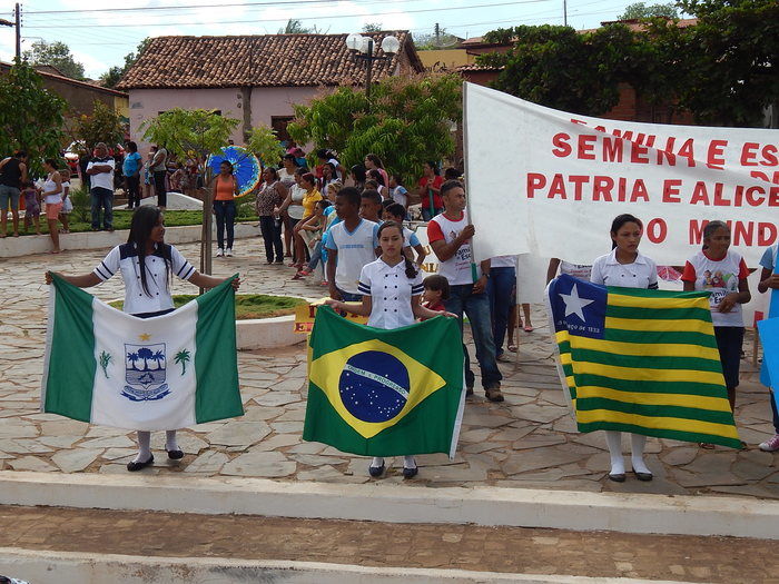 Veja mais fotos do Desfile de 7 de Setembro em Francinópolis - Imagem 129