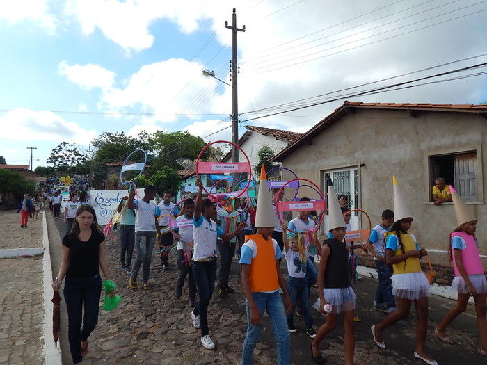 Veja mais fotos do Desfile de 7 de Setembro em Francinópolis - Imagem 68