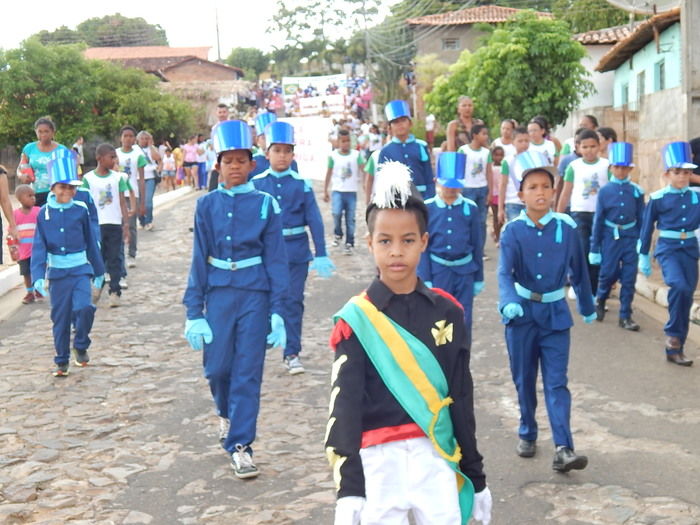 Veja mais fotos do Desfile de 7 de Setembro em Francinópolis - Imagem 39