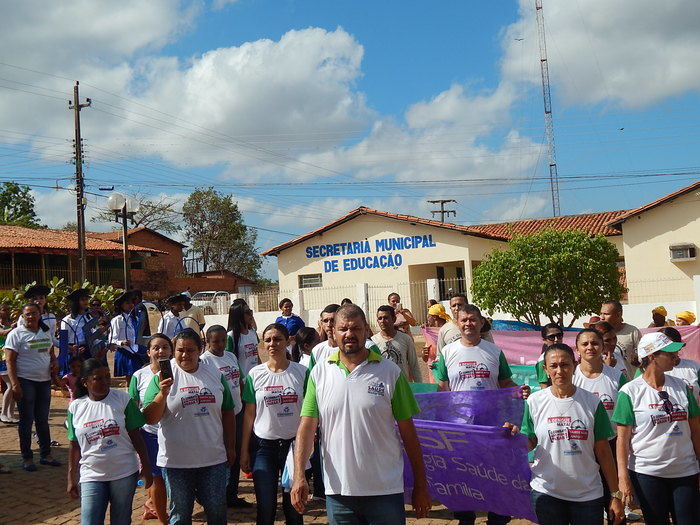 Veja mais fotos do Desfile de 7 de Setembro em Francinópolis - Imagem 184