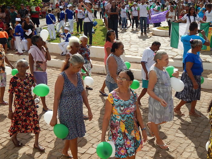 Veja mais fotos do Desfile de 7 de Setembro em Francinópolis - Imagem 168