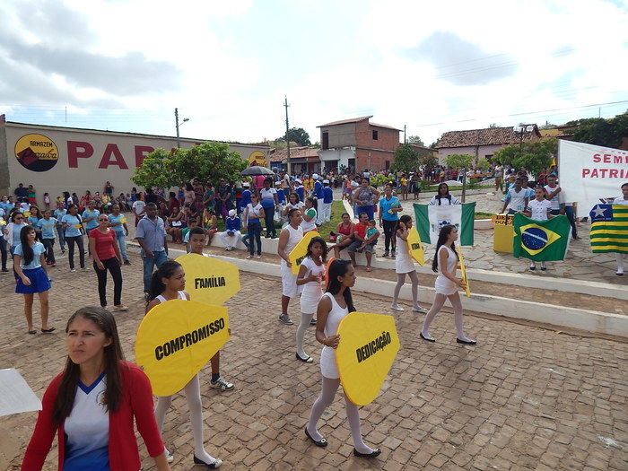 Veja mais fotos do Desfile de 7 de Setembro em Francinópolis - Imagem 147