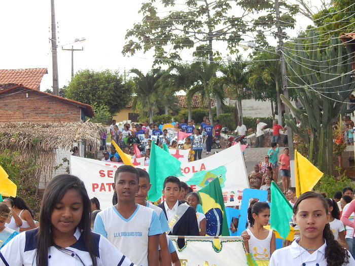 Veja mais fotos do Desfile de 7 de Setembro em Francinópolis - Imagem 6