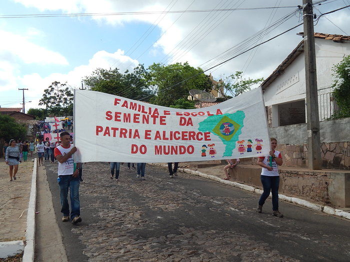 Veja mais fotos do Desfile de 7 de Setembro em Francinópolis - Imagem 16
