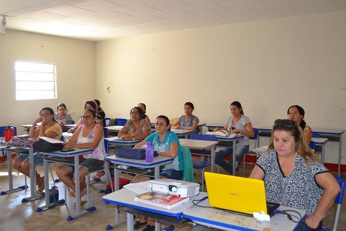 Professores Alfabetizadores participam de reunião do PNAIC em Alegrete - Imagem 12