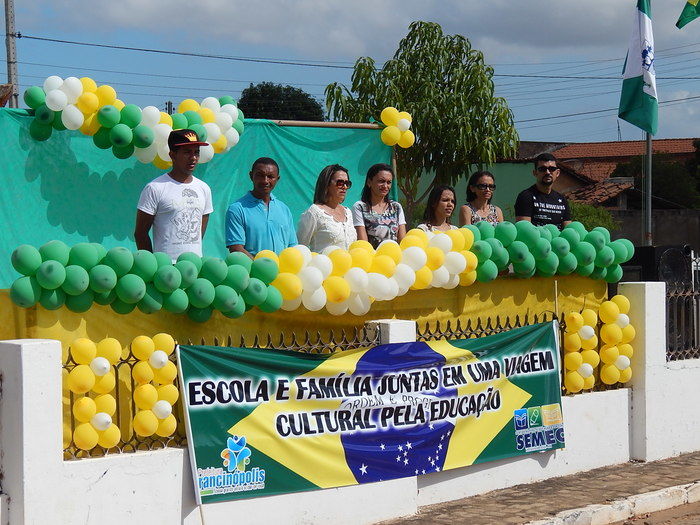 Veja mais fotos do Desfile de 7 de Setembro em Francinópolis - Imagem 209