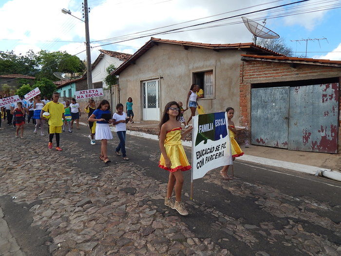 Veja mais fotos do Desfile de 7 de Setembro em Francinópolis - Imagem 62