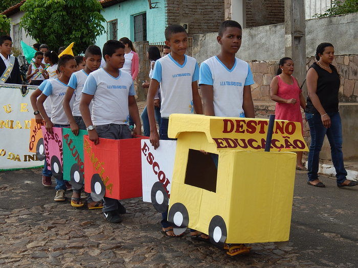 Veja mais fotos do Desfile de 7 de Setembro em Francinópolis - Imagem 8