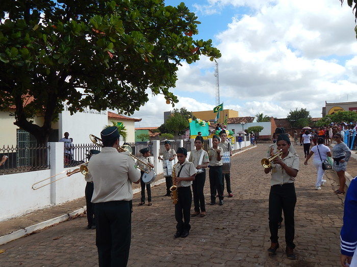 Veja mais fotos do Desfile de 7 de Setembro em Francinópolis - Imagem 185