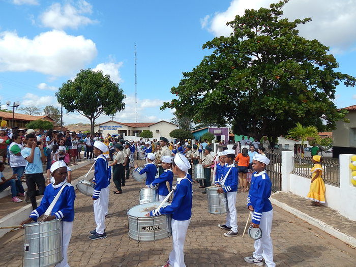 Veja mais fotos do Desfile de 7 de Setembro em Francinópolis - Imagem 215