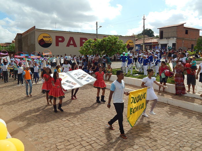 Veja mais fotos do Desfile de 7 de Setembro em Francinópolis - Imagem 136