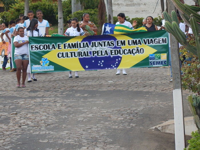 Veja mais fotos do Desfile de 7 de Setembro em Francinópolis - Imagem 3