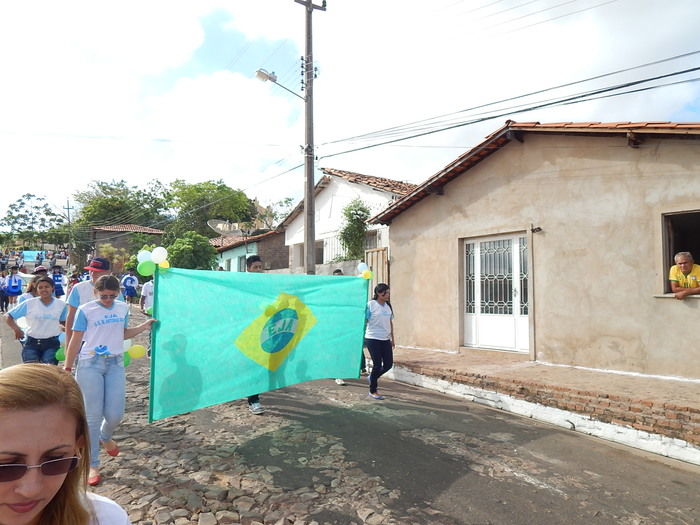 Veja mais fotos do Desfile de 7 de Setembro em Francinópolis - Imagem 77
