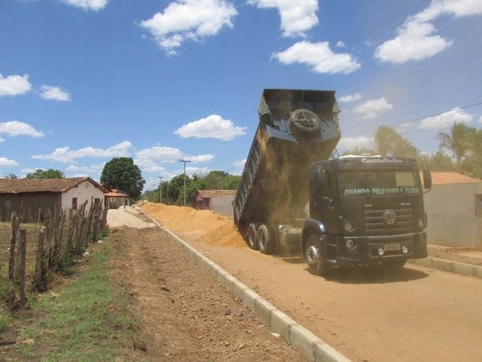Obras de pavimentação avançam na Rua. Raimundo Ferreira Nunes - Imagem 1