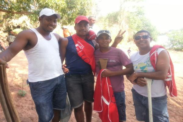 Sindicato dos pescadores realizou mais uma regata de canoas a remo - Imagem 3