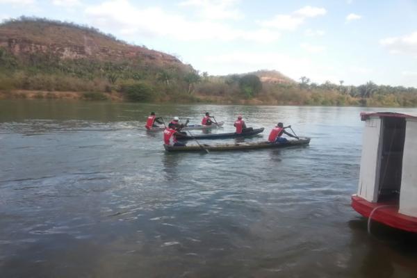 Sindicato dos pescadores realizou mais uma regata de canoas a remo - Imagem 6