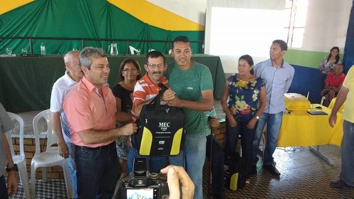 Prefeitura distribui 33 kits de lousas digitais para escolas municipais - Imagem 2