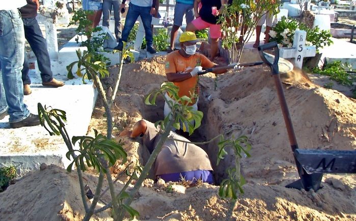 Corpo de pescador morto em naufrágio é exumado no litoral do Piauí - Imagem 3