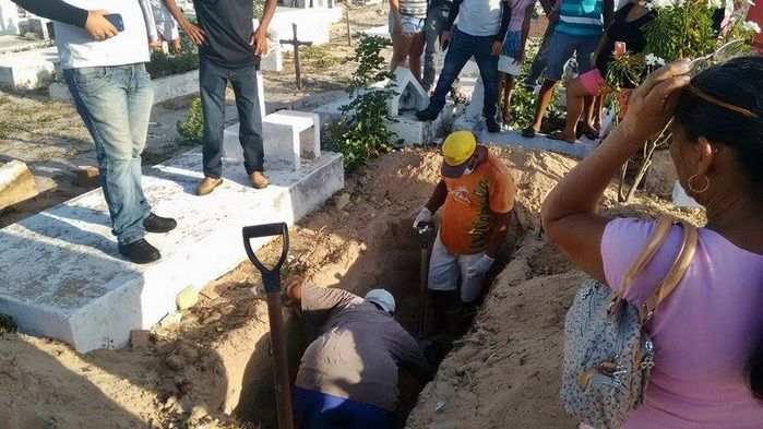 Corpo de pescador morto em naufrágio é exumado no litoral do Piauí - Imagem 6