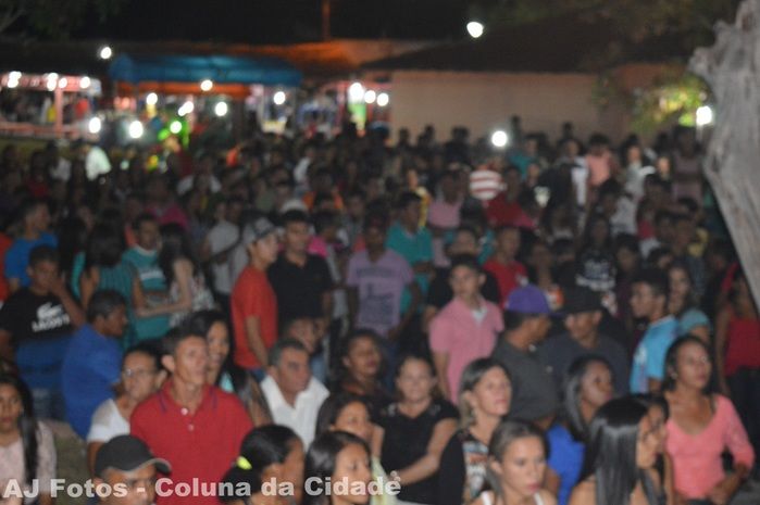 Praça fica super lotada na tradicional festa na ultima noite dos festejos - Imagem 13