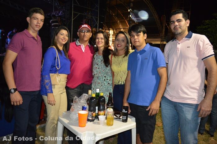 Praça fica super lotada na tradicional festa na ultima noite dos festejos - Imagem 8