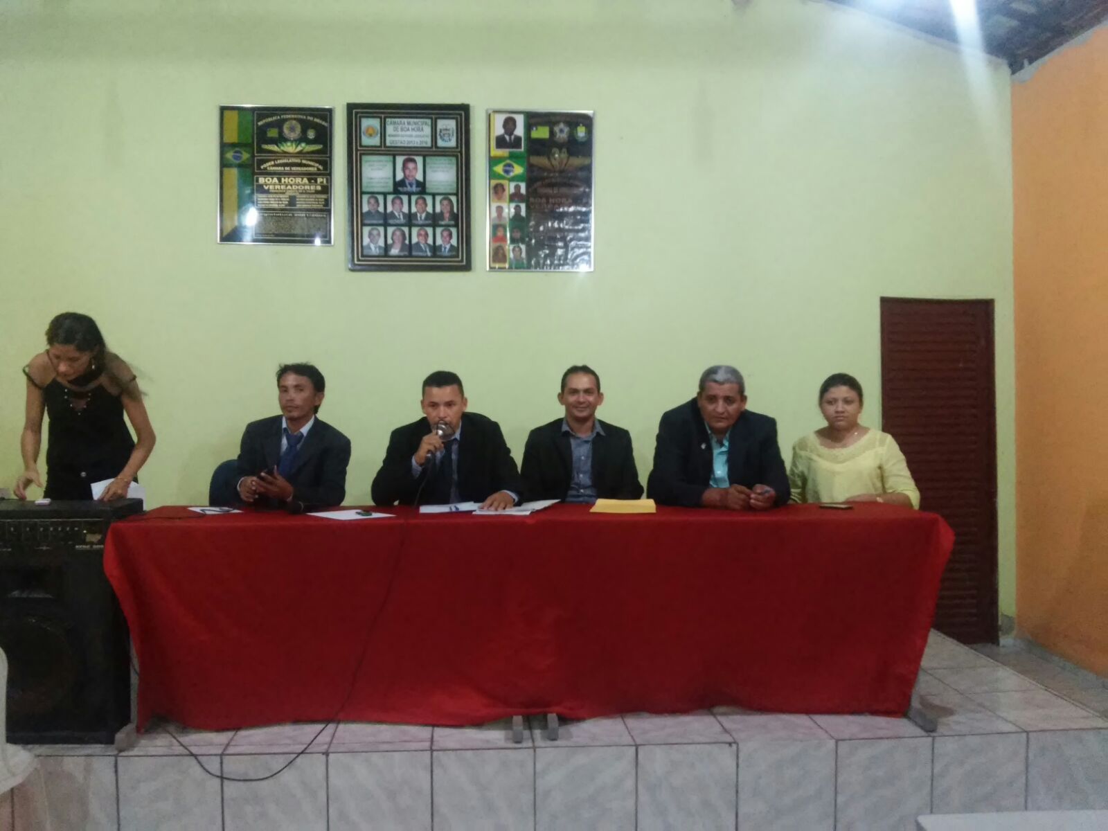 PREFEITO ZÉ RESENDE ENVIA A CÂMARA MUNICIPAL PROJETO DE LEI Nº 003/2015, QUE REGULAMENTA O PISO SALARIAL DOS AGENTES COMUNITÁRIOS DE SAÚDE E DOS AGENT