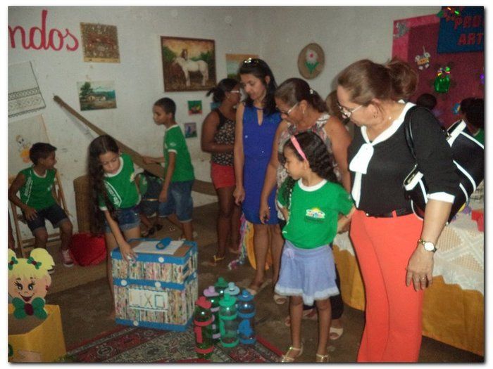 Escola Municipal Tia Neném Brito realiza V Feira de Ciências e Conhecimento - Imagem 52