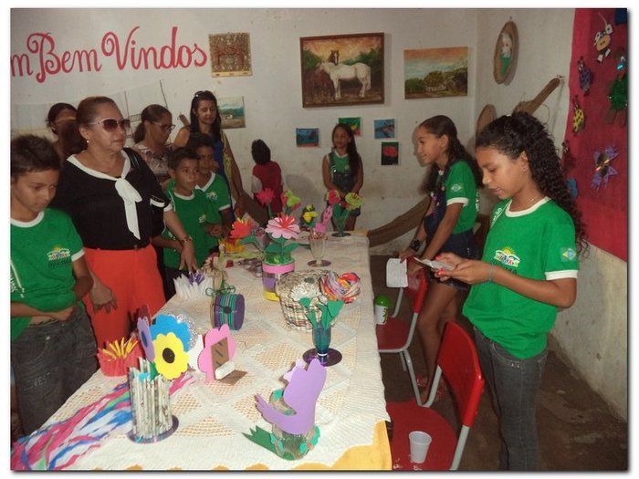 Escola Municipal Tia Neném Brito realiza V Feira de Ciências e Conhecimento - Imagem 49