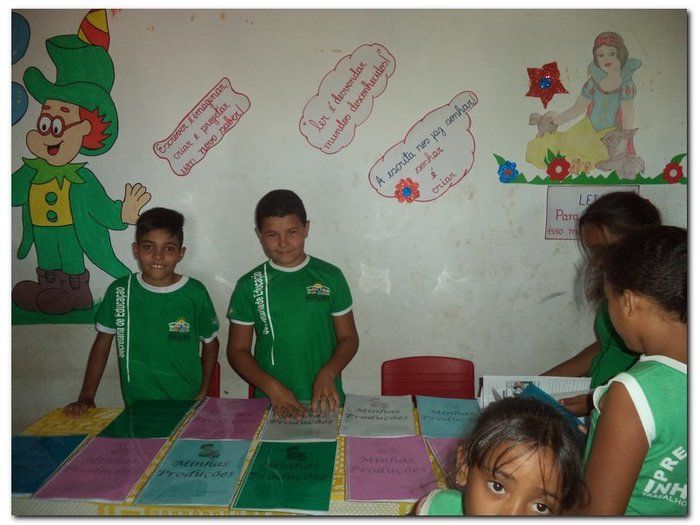 Escola Municipal Tia Neném Brito realiza V Feira de Ciências e Conhecimento - Imagem 72