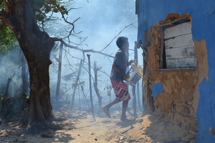 Incêndio em terreno abandonado atinge residência no litoral do Piauí - Imagem 5