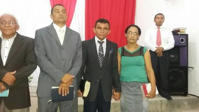 PREFEITO ZÉ RESENDE AO LADO DA PRIMEIRA DAMA EDNA RESENDE E O VICE-PREFEITO DOMIGUINHOS PRESTIGIAM INAUGURAÇÃO DO TEMPLO DA IGREJA O BRASIL PARA CRIST - Imagem 3