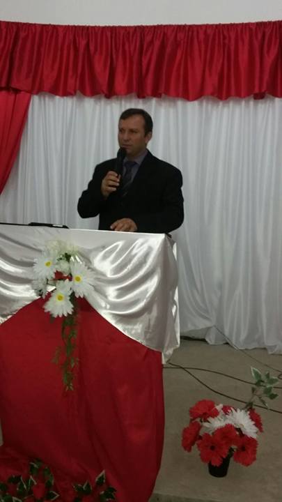 PREFEITO ZÉ RESENDE AO LADO DA PRIMEIRA DAMA EDNA RESENDE E O VICE-PREFEITO DOMIGUINHOS PRESTIGIAM INAUGURAÇÃO DO TEMPLO DA IGREJA O BRASIL PARA CRIST - Imagem 5