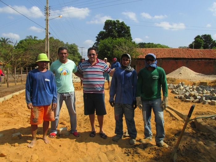 Prefeito Walter Alencar visita obras em fase final na rua Raimundo Ferreira Nunes - Imagem 2
