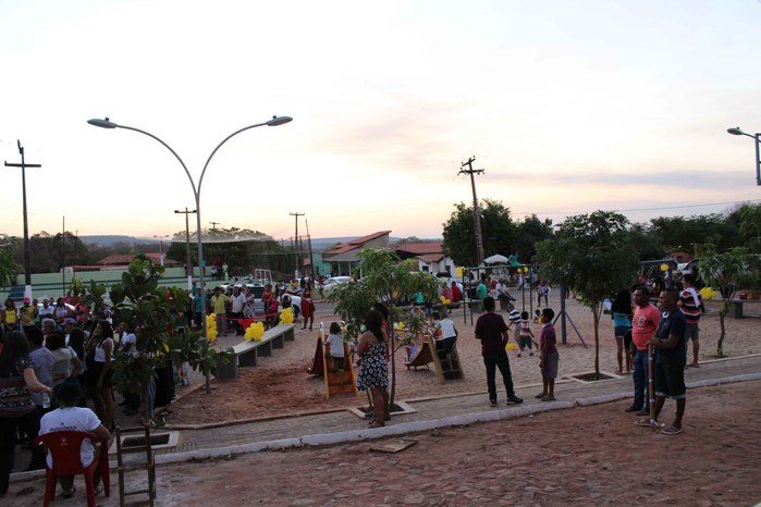 Praça “Ana Morais” é inaugurada no povoado Malhada Vermelha - Imagem 5