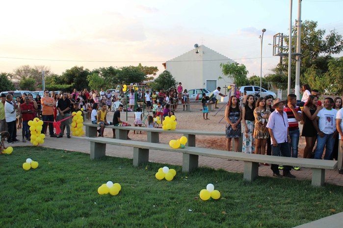 Praça “Ana Morais” é inaugurada no povoado Malhada Vermelha - Imagem 39