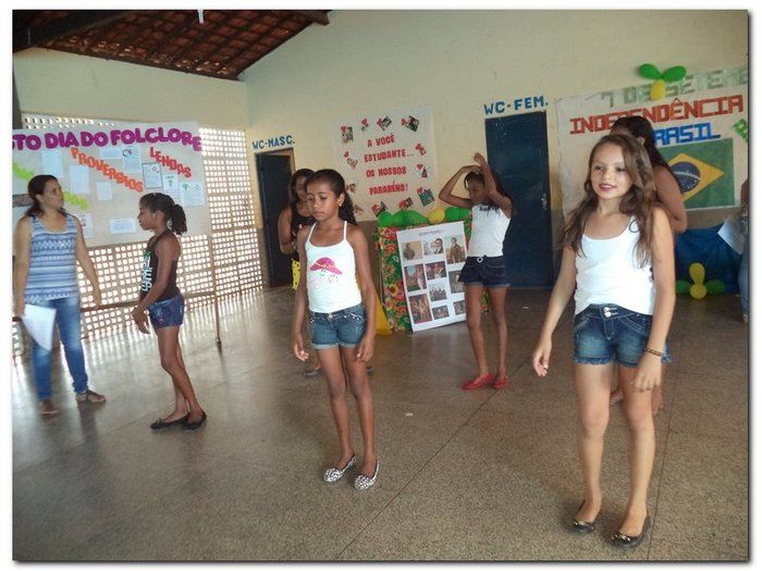 Escola João de Sousa Comemora o dia da Independência, do folclore e do estudante. - Imagem 90
