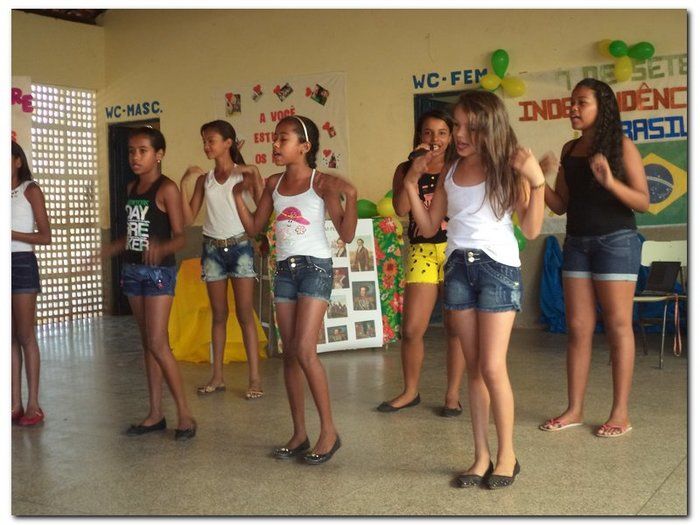 Escola João de Sousa Comemora o dia da Independência, do folclore e do estudante. - Imagem 47