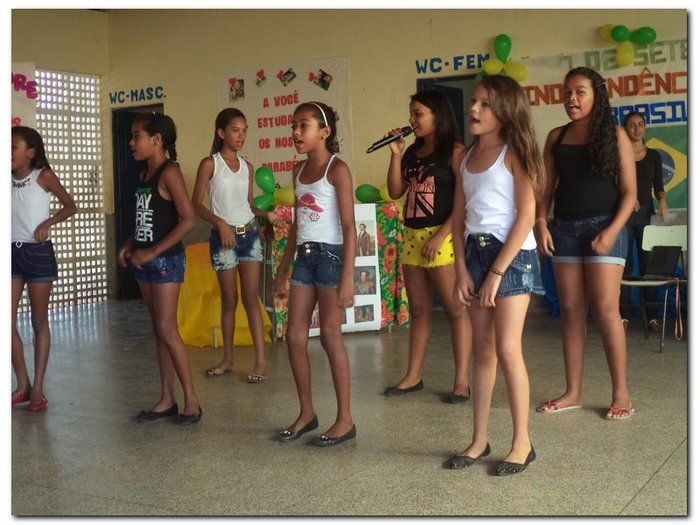 Escola João de Sousa Comemora o dia da Independência, do folclore e do estudante. - Imagem 45