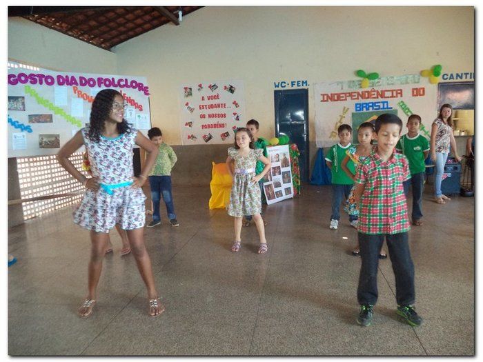 Escola João de Sousa Comemora o dia da Independência, do folclore e do estudante. - Imagem 88