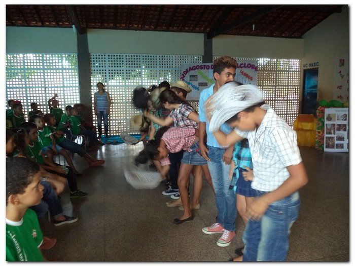 Escola João de Sousa Comemora o dia da Independência, do folclore e do estudante. - Imagem 108