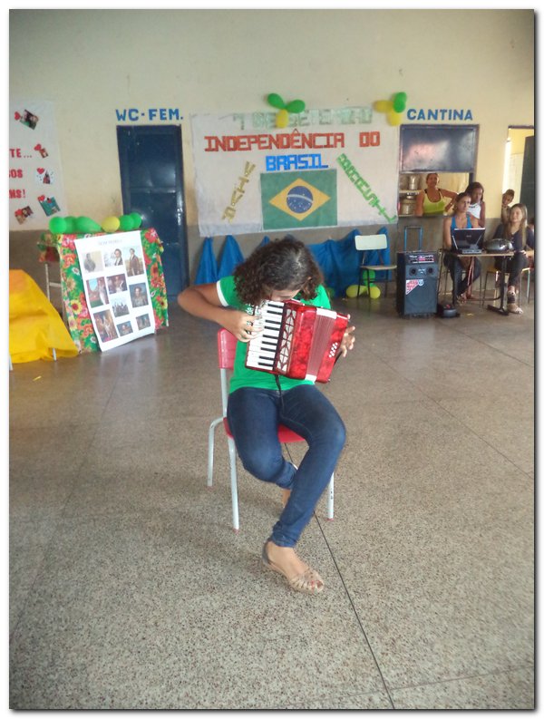 Escola João de Sousa Comemora o dia da Independência, do folclore e do estudante. - Imagem 86