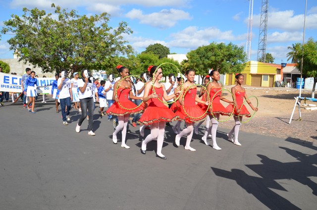 Depois de Muitos Anos Prefeitura Volta a Realizar Desfile Cívico Escolar - Imagem 140