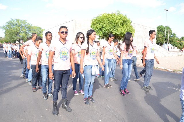 Depois de Muitos Anos Prefeitura Volta a Realizar Desfile Cívico Escolar - Imagem 12