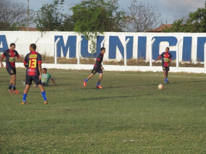Em Amistoso o time do Coordenador de esporte Luiz vence o time da Casa das Mangueiras  - Imagem 12