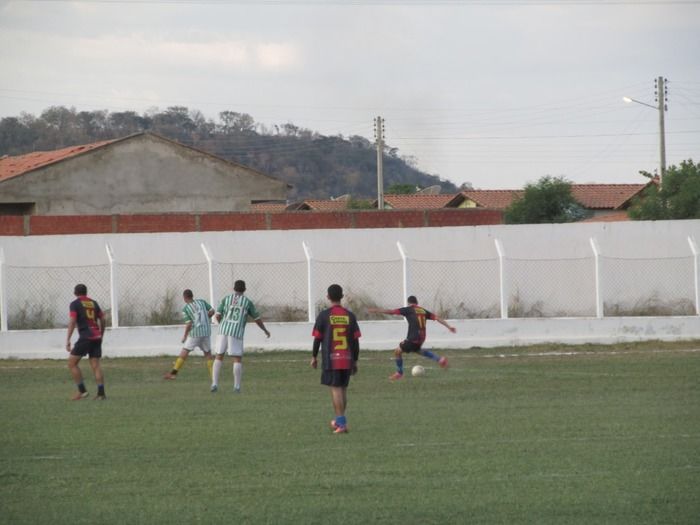 Em Amistoso o time do Coordenador de esporte Luiz vence o time da Casa das Mangueiras  - Imagem 37