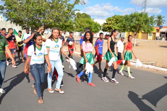 Depois de Muitos Anos Prefeitura Volta a Realizar Desfile Cívico Escolar - Imagem 132