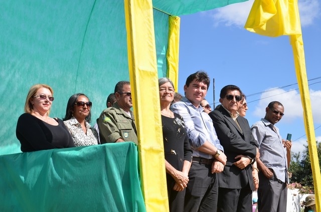 Depois de Muitos Anos Prefeitura Volta a Realizar Desfile Cívico Escolar - Imagem 198