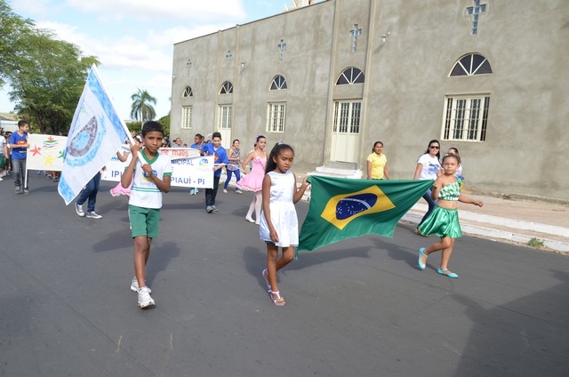 Depois de Muitos Anos Prefeitura Volta a Realizar Desfile Cívico Escolar - Imagem 99